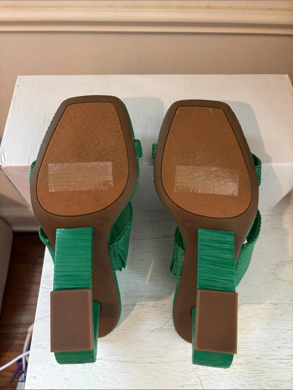 New! Gianni Bini Plumlee Asymmetrical Raffia Architectural Wedge Sandals in gree